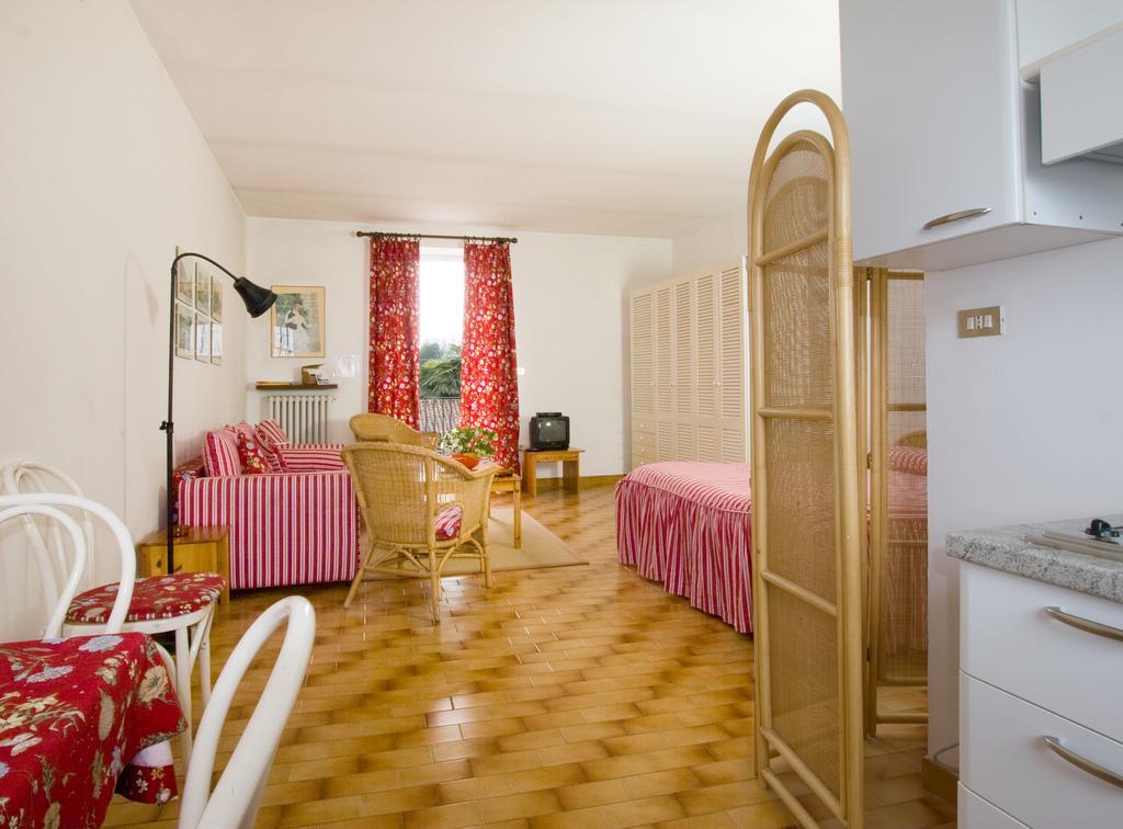 Agriturismo Il Torrione Pinerolo Oda fotoğraf