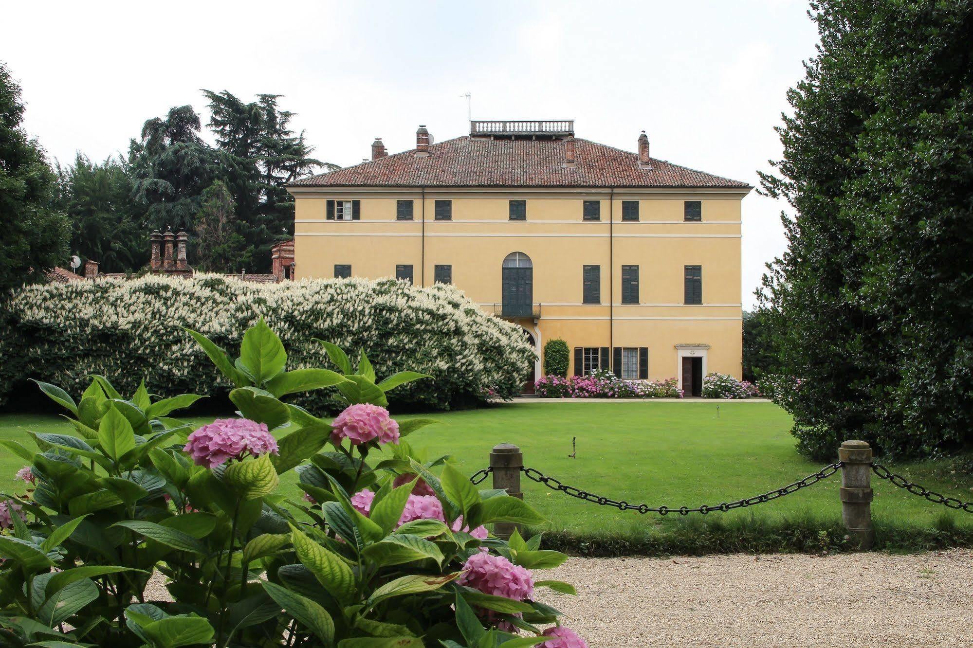 Agriturismo Il Torrione Pinerolo Dış mekan fotoğraf